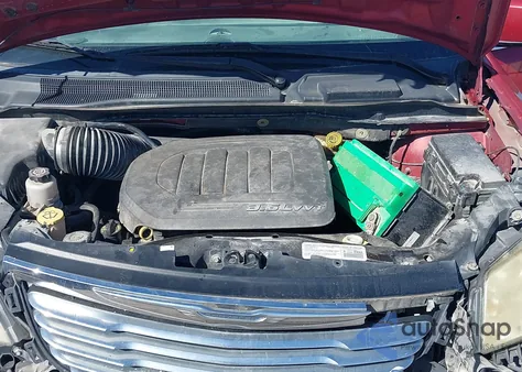 2014 Chrysler Town & Country Touring z USA, uszkodzony, nr VIN 2C4RC1BG3ER396436